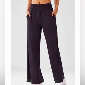 Fabletics wide-leg lounge pant